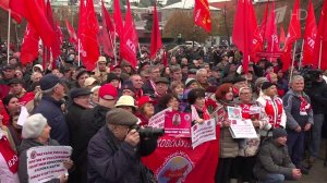 Представители КПРФ 7 ноября традиционно отмечают годовщину Октябрьской революции