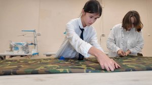 Волонтёры Нижневартовского района продолжают шить для фронта