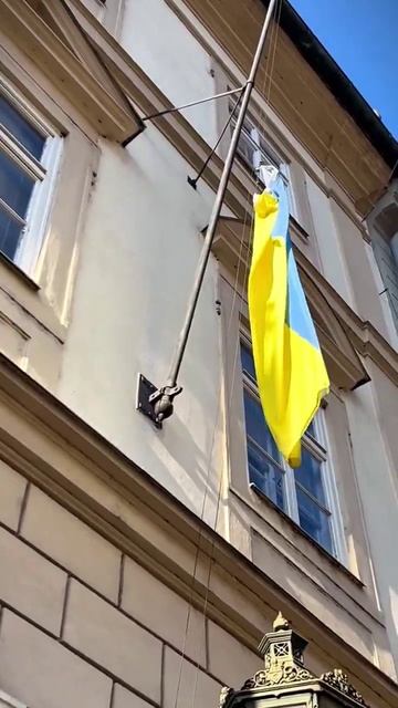 Новый спикер парламента Чехии распорядился снять флаг Украины со здания в Праге