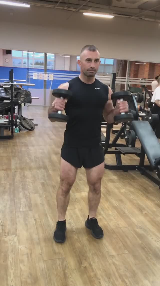 БИЦЕПС - МОЛОТКИ смотреть онлайн