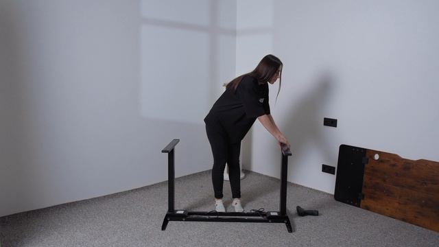 Видеоинструкция по сборке столов GEEKRIG 1SJ01174-1SJ01165-1SJ01175-1SJ01166 смотреть онлайн