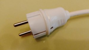 Как правильно подключить простую штепсельную вилку к кабелю? Вроде очень просто!?