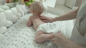 УПРАЖНЕНИЕ ЛЯГУШКА от 0 до 3 месяцев массаж для грудничков с потешками