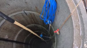 Ст.Ветерок.Подняли гнилой осиновый щит, плывун потянул кольца,соединили шахту колодца. podkapaev.ru