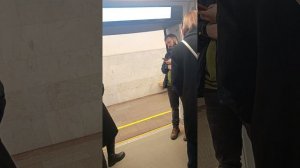 путешествие на поезде метро . едем до Медведково . Вова Каштанов 4 часть