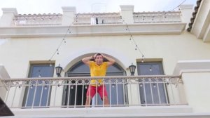 Весёлое приключение в палатке с забавным сюрпризом!