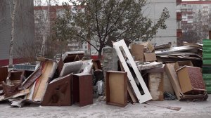 Крупногабаритный мусор скапливается во дворах Новосибирска