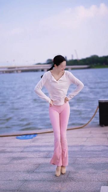 Конкурс, Танец HoneyBaby. Юньнаньский танец