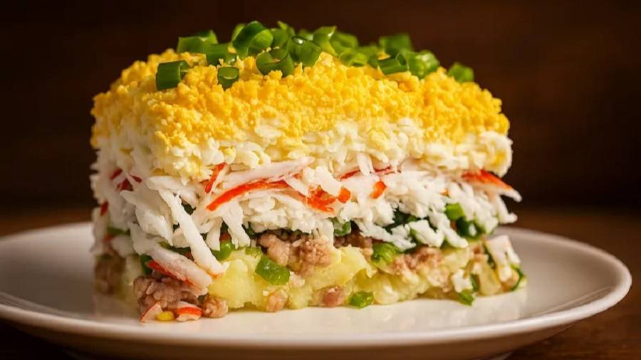 Шикарный САЛАТ "Зимняя сказка Нептуна" салат с крабовыми палочками и тунцом" смотреть онлайн