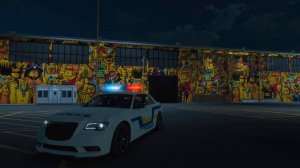 Желтая настенная роспись «Псы и коты» в Кахулуи находится тут в The Crew Motorfest