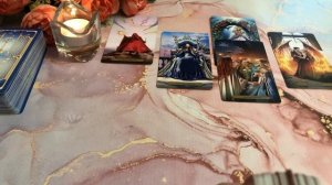 Какой он видит тебя и твои чувства к нему🥰❤️🌹Расклад по вариантам