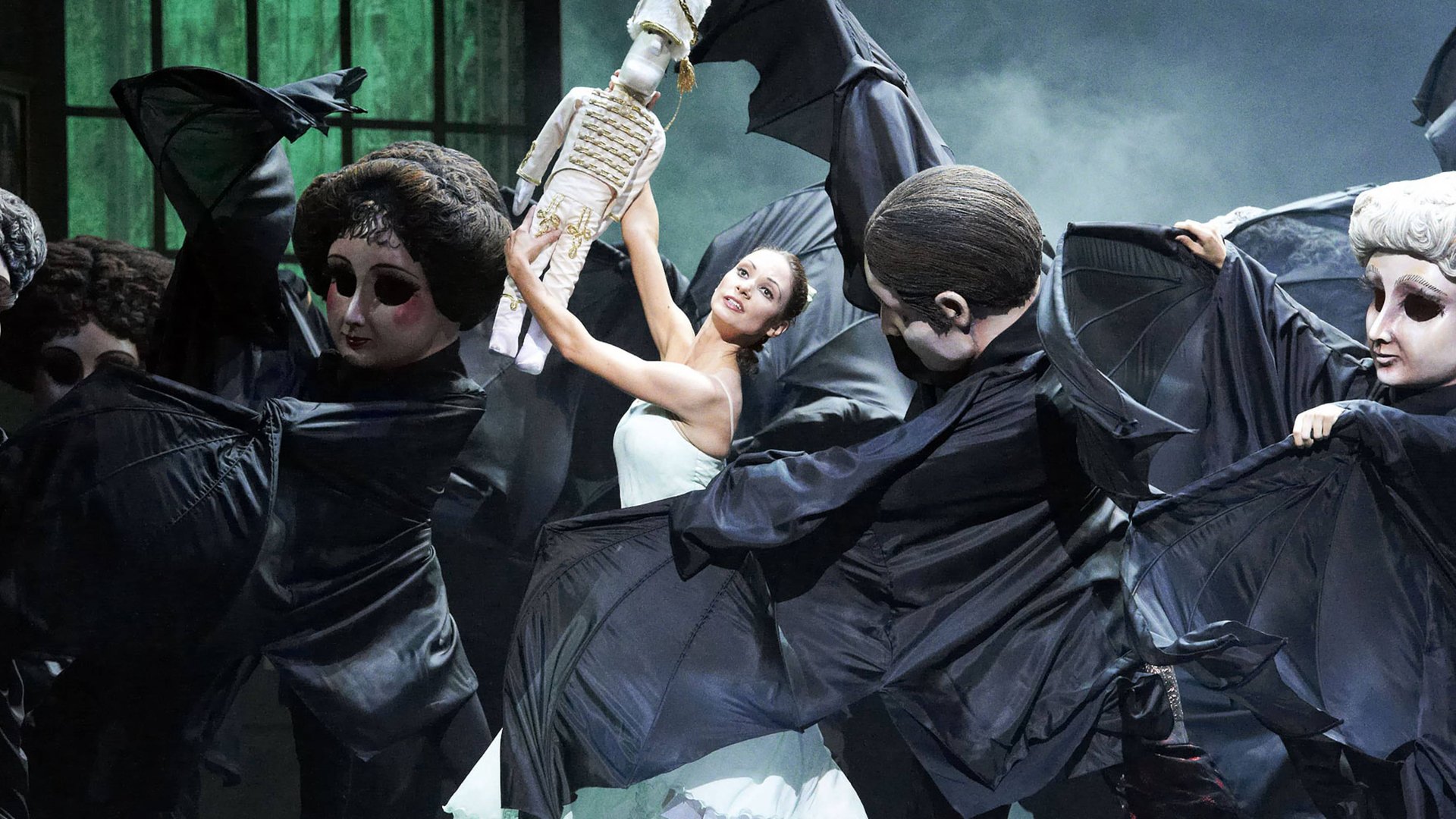 Нуреев: Щелкунчик. Трейлер смотреть онлайн