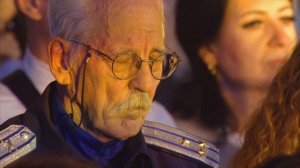 Его уже нет в живых. Но он живёт своей песней. Поддержим, друзья