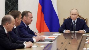 Путин провел совещание по вопросам строительства Вооруженных сил РФ