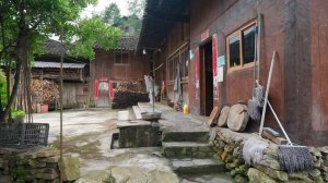 Деревня Мяо в Китае - Ручьи Между Домами и Жизнь Настоячной Глубинки