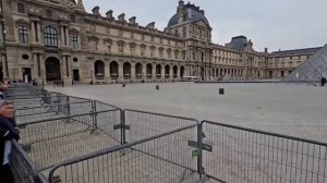 Ограбление Лувра в Париже