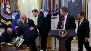 Мероприятие в Бледном доме по проблемам здравоохранения в США с участием Трампа прервалось .