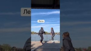 А у реки девки мужики