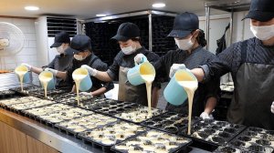 Популярная кастелла в форме солнца (сливки, масло из красной фасоли), знаменитый морской хлеб