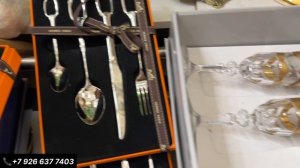 АРТ ДЕКОР КАРТИНЫ ЛЮСТРЫ ЦВЕТЫ И ПОСУДА НА САДОВОДЕ