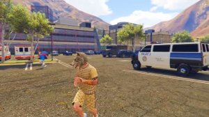 Я ПРЕВРАТИЛСЯ В СИРЕНОГОЛОВОГО ТРЕВОРА ХЕНДЕРСОНА НА 24 ЧАСА ! ЧЕЛЛЕНДЖ В ГТА 5 ОНЛАЙН