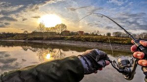 ПО УШИ в ГРЯЗИ но ОКУНИ КЛЮЮТ 😁👍 ОТКРЫТИЕ СЕЗОНА НИЗКОЙ ВОДЫ на МАЛОЙ РЕКЕ 🎣 РЫБАЛКА на СПИННИНГ