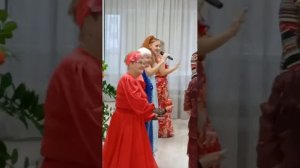 Смородина красная, белая... А какое веселье получилось!!! Танцуем все!