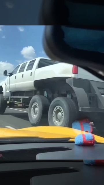 танкер на дороге!!! смотреть онлайн