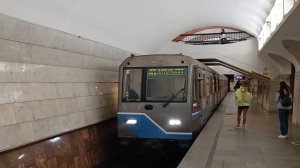 Метро Москва красивая подборка станций метрополитена и прибытие отправление поезда метро