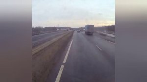 Манёвр на дороге: как водитель фуры избежал серьёзного ДТП