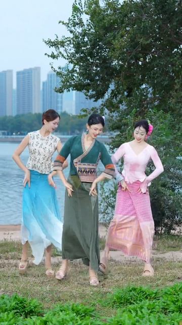 Каковы отношения между Доуином и Юньнанью?