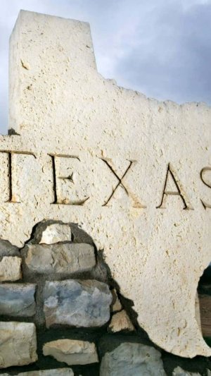 2025. ВЕРХОВНЫЙ СУД ТЕХАСА РАЗРЕШИЛ СУДЬЯМ НЕ РЕГИСТРИРОВАТЬ ЛГБТ-БРАКИ. Мнение А.РОЖИНЦЕВА