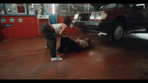 Девочки  зажигают на мойке сексуально