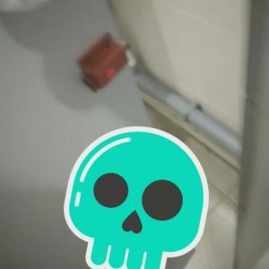 Туалет есть замок не всоувается а замок как от атомки звук