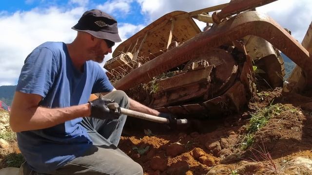 Спасение заброшенного бульдозера смотреть онлайн