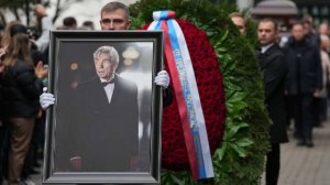 Телеведущего Юрия Николаева похоронили на Троекуровском кладбище
