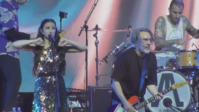 Ленинград — Ёж (Live) Казань 19.10.2025 (Татнефть Арена) смотреть онлайн