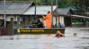 Мощнейший торнадо разрушил город в бразильском штате Парана