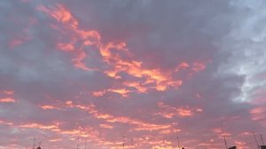 Горящее небо под звон колоколов храма Николы на козьих ножках.