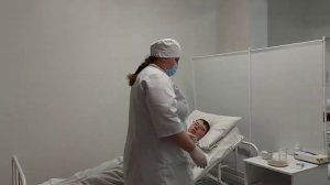 Кормление тяжелобольного из ложки и поильника