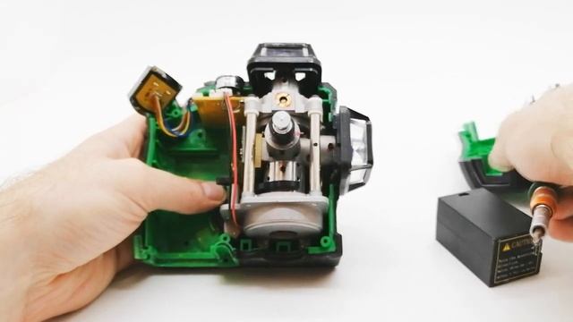 Замена стекла лазерного уровня (на примере Clubiona 3D green)
