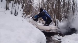Через ручьи на снегоходе