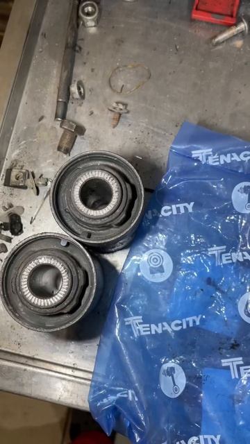 Ls 460 AWD мнение о сайлентблоках tenacity  AAMLE1018