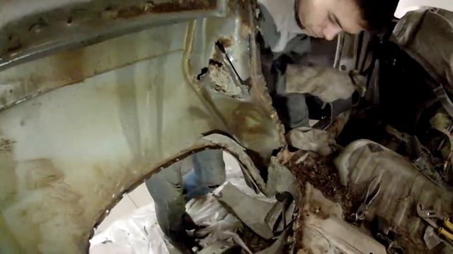 Замена задних арок, стаканов, брызговиков, колесных арок, задних карманов ВАЗ 2111. Часть 1. смотреть онлайн