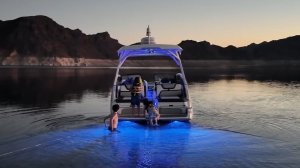 Ночь на катере в пустыне Невады.