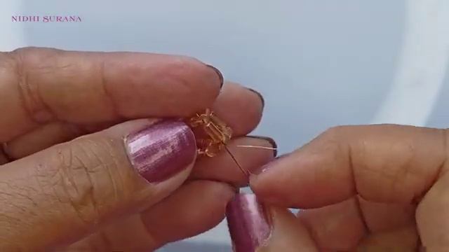 Элегантное ожерелье в форме пятиугольника от Nidhi Surana смотреть онлайн