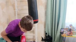 тренировка от Артёма 12 Чалкина Чалкина Обучалкина(показываю навыки кикбоксинга)