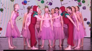 Ансамбль танца " Жемчужины " . " Место на торте "