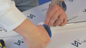 Для длинных карнизов из  ДВУХ или более частей