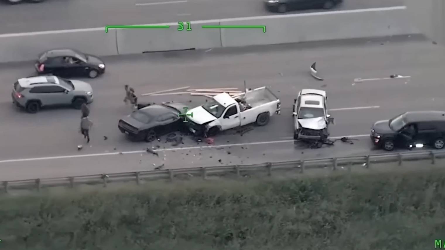 Самые безумные моменты: полицейские сталкиваются с самыми опасными преступниками #31 смотреть онлайн